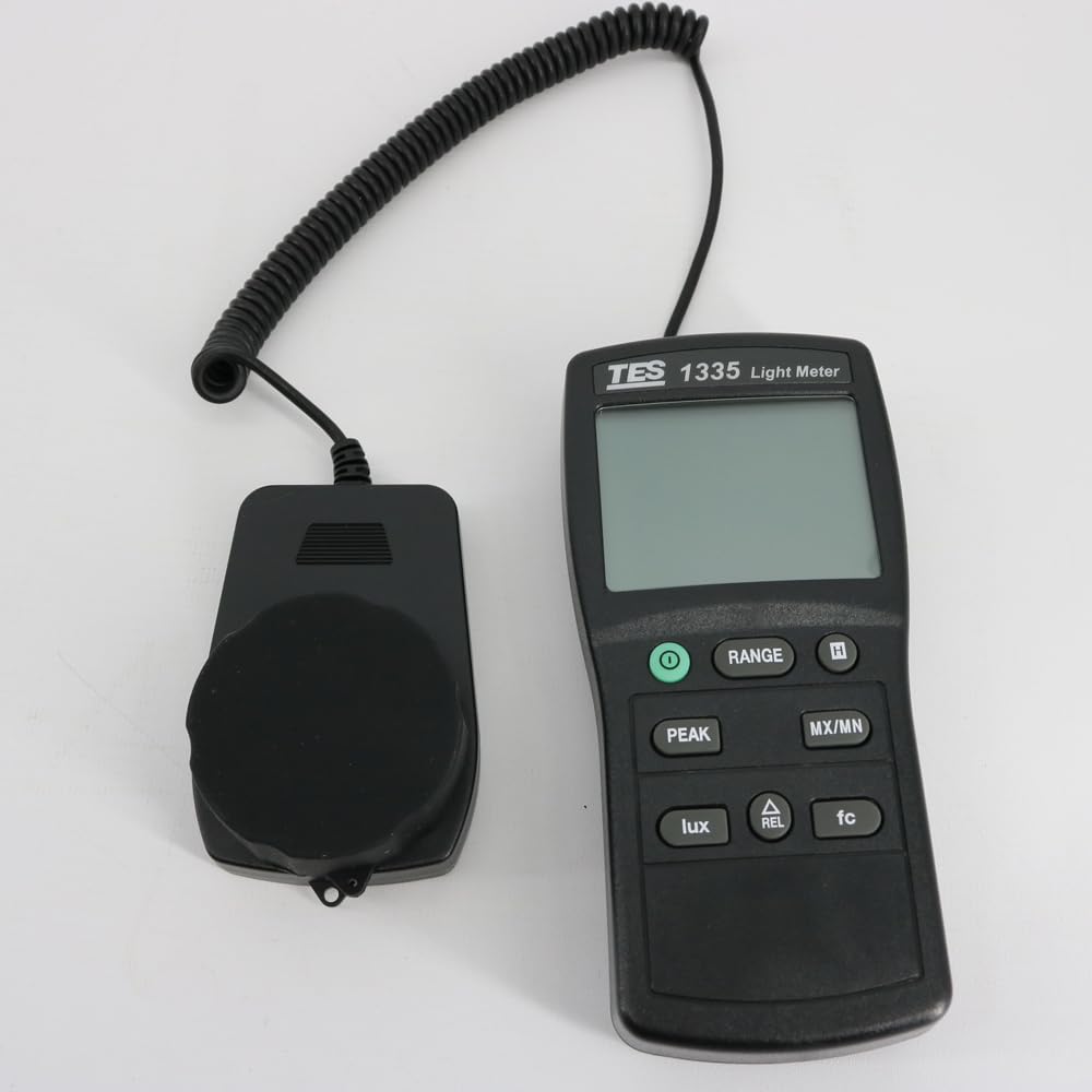 TES-1335 High Accuracy Digital Light Meter Measuring Levels Ranging 0 to 400,000 Lux